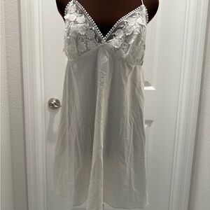 Anthropologie Elegant White Lace night gown bridal size large